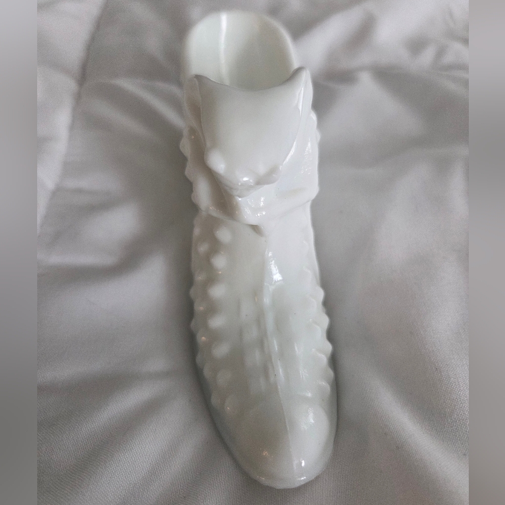 Vintage Fenton Milk Glass Slipper - Picture 4 of 6